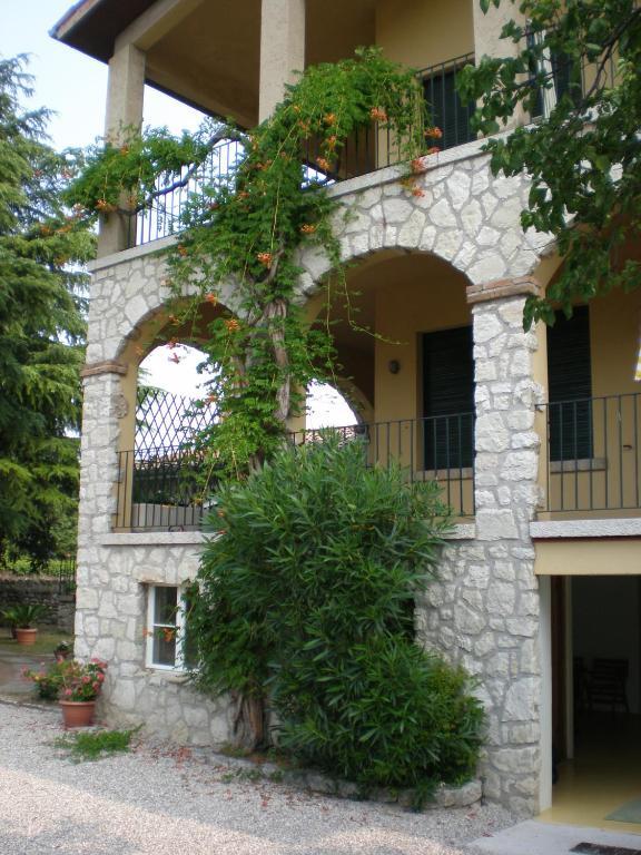 Residenza Le Logge Aparthotel Тори дел Бенако Екстериор снимка