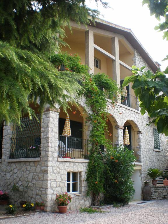 Residenza Le Logge Aparthotel Тори дел Бенако Екстериор снимка