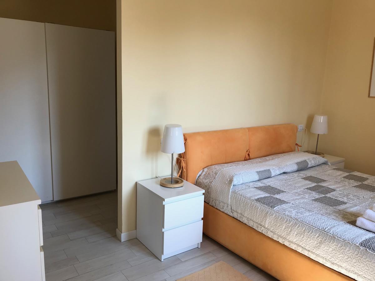 Residenza Le Logge Aparthotel Тори дел Бенако Екстериор снимка
