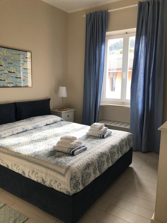 Residenza Le Logge Aparthotel Тори дел Бенако Екстериор снимка
