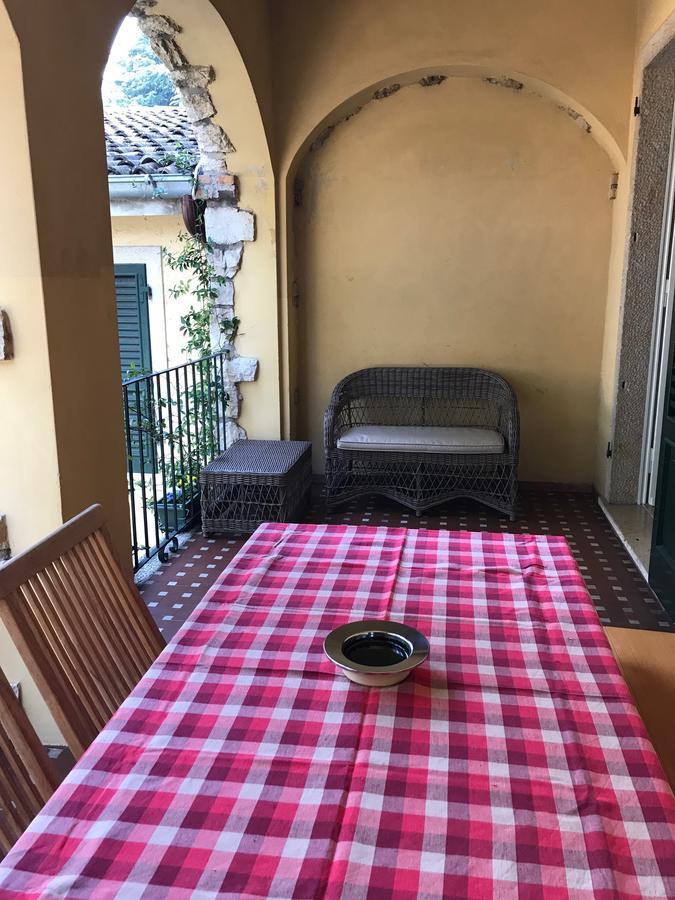 Residenza Le Logge Aparthotel Тори дел Бенако Екстериор снимка