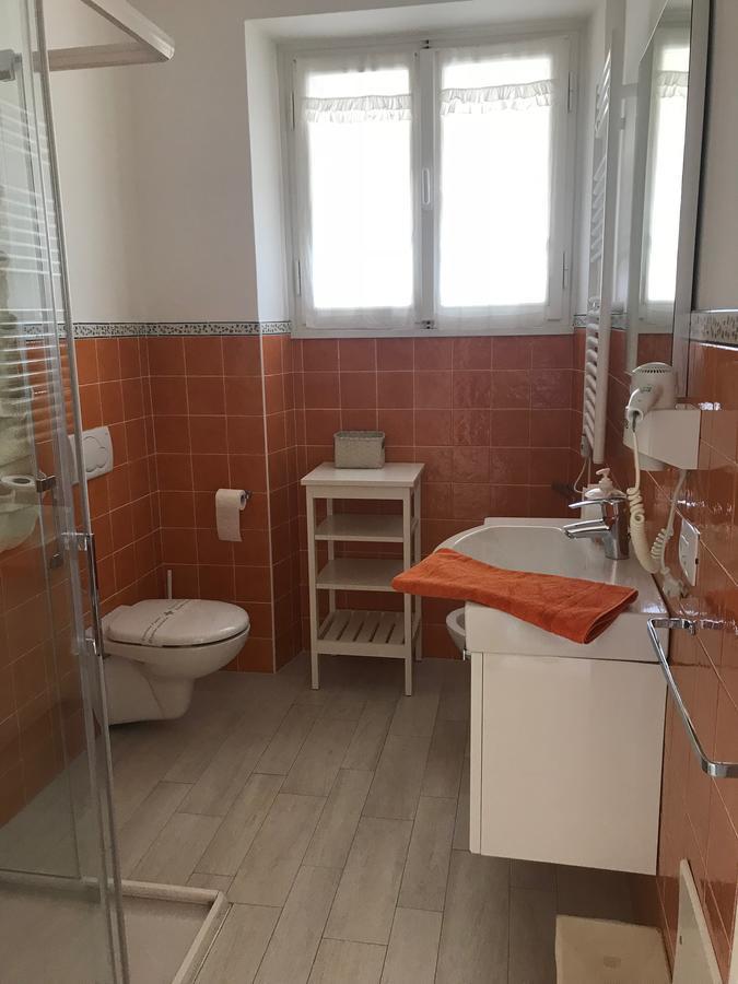 Residenza Le Logge Aparthotel Тори дел Бенако Екстериор снимка