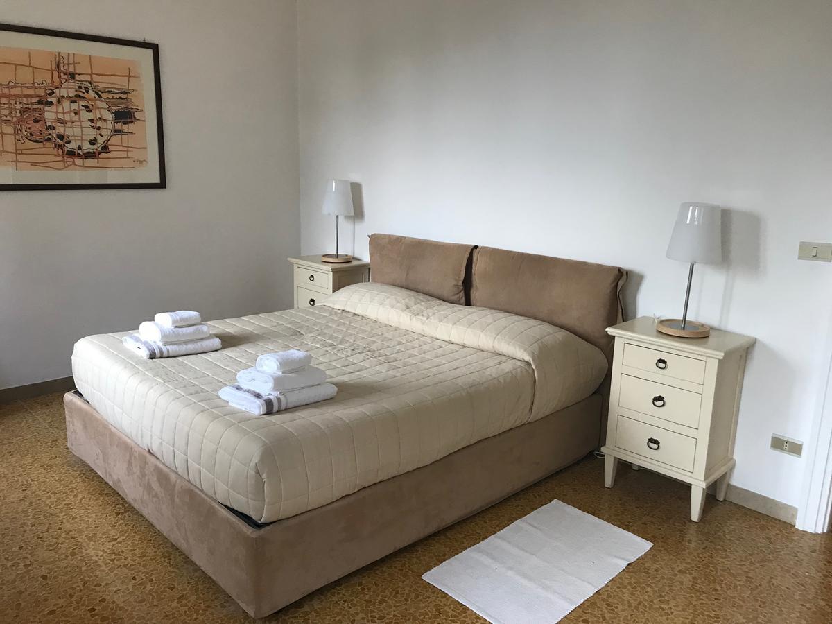 Residenza Le Logge Aparthotel Тори дел Бенако Екстериор снимка