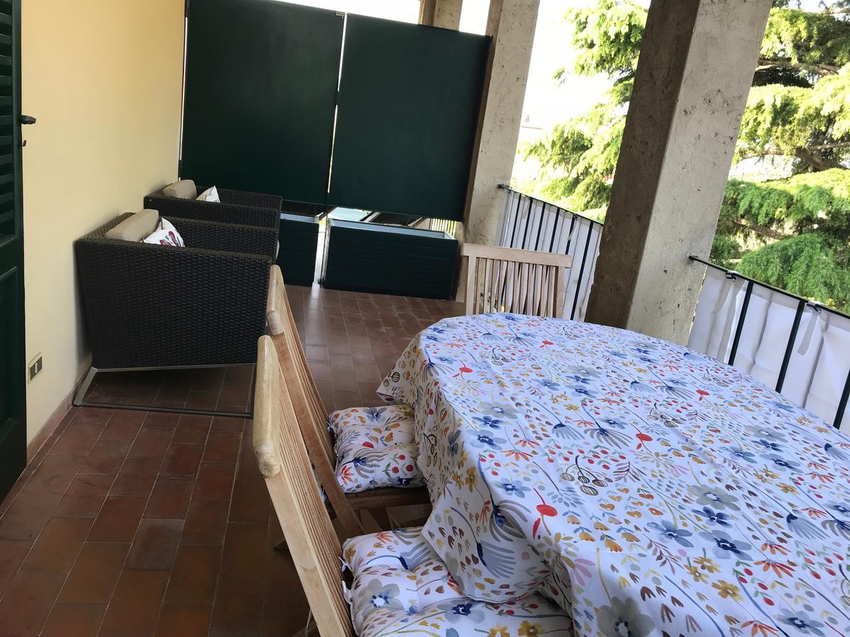 Residenza Le Logge Aparthotel Тори дел Бенако Екстериор снимка